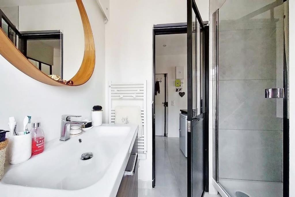 Cosy 2 Person - Near Eiffel Tower Apartment *