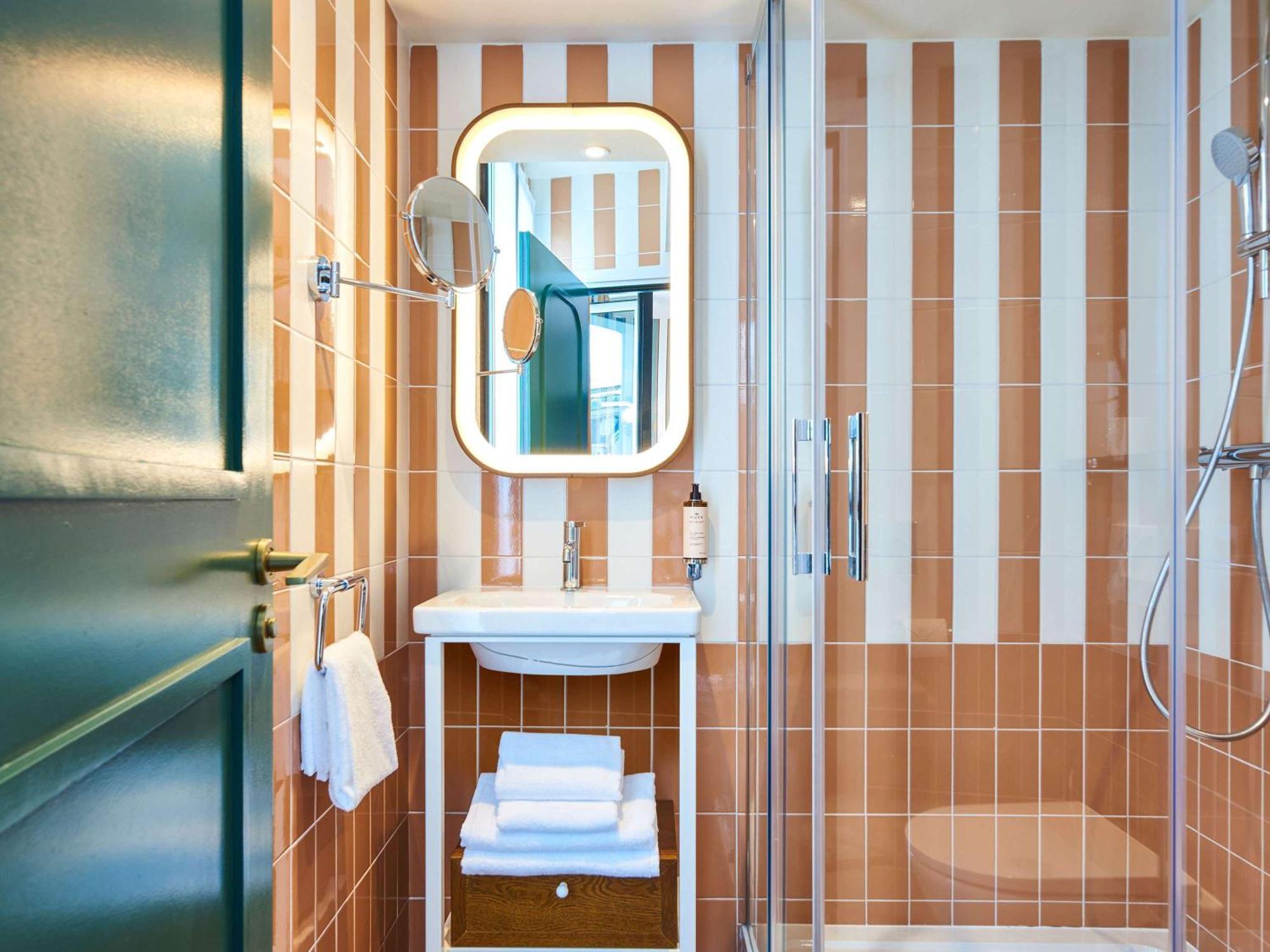 Mercure Butte Montmartre Basilique Hotel 4*