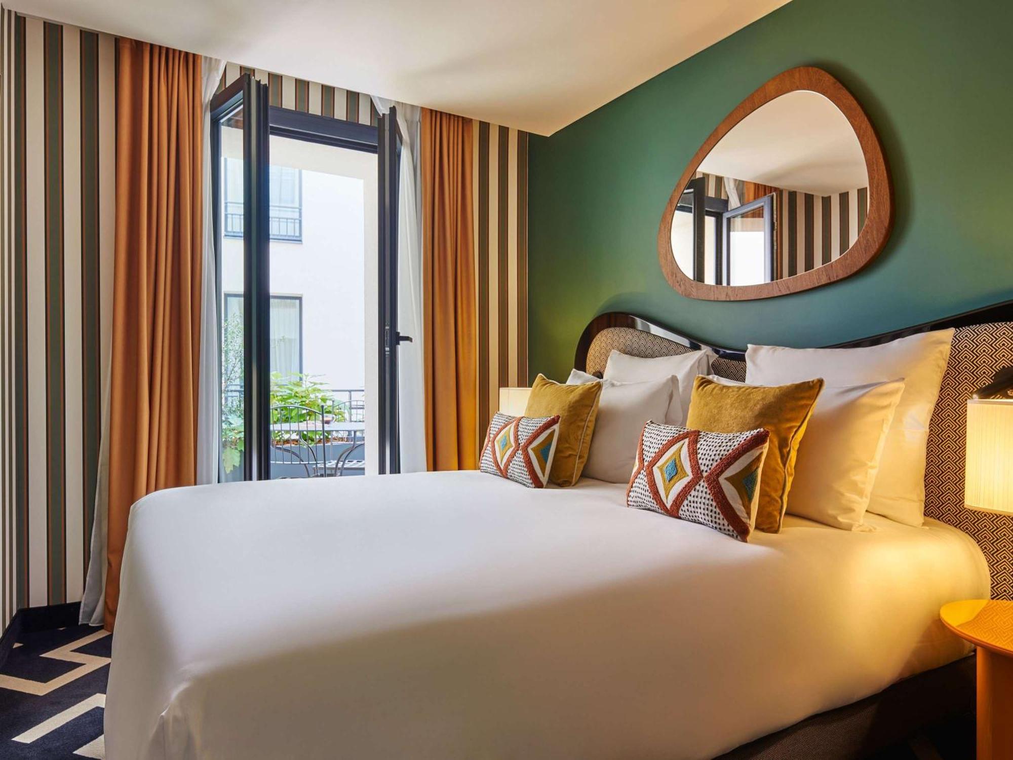 Mercure Butte Montmartre Basilique Paris