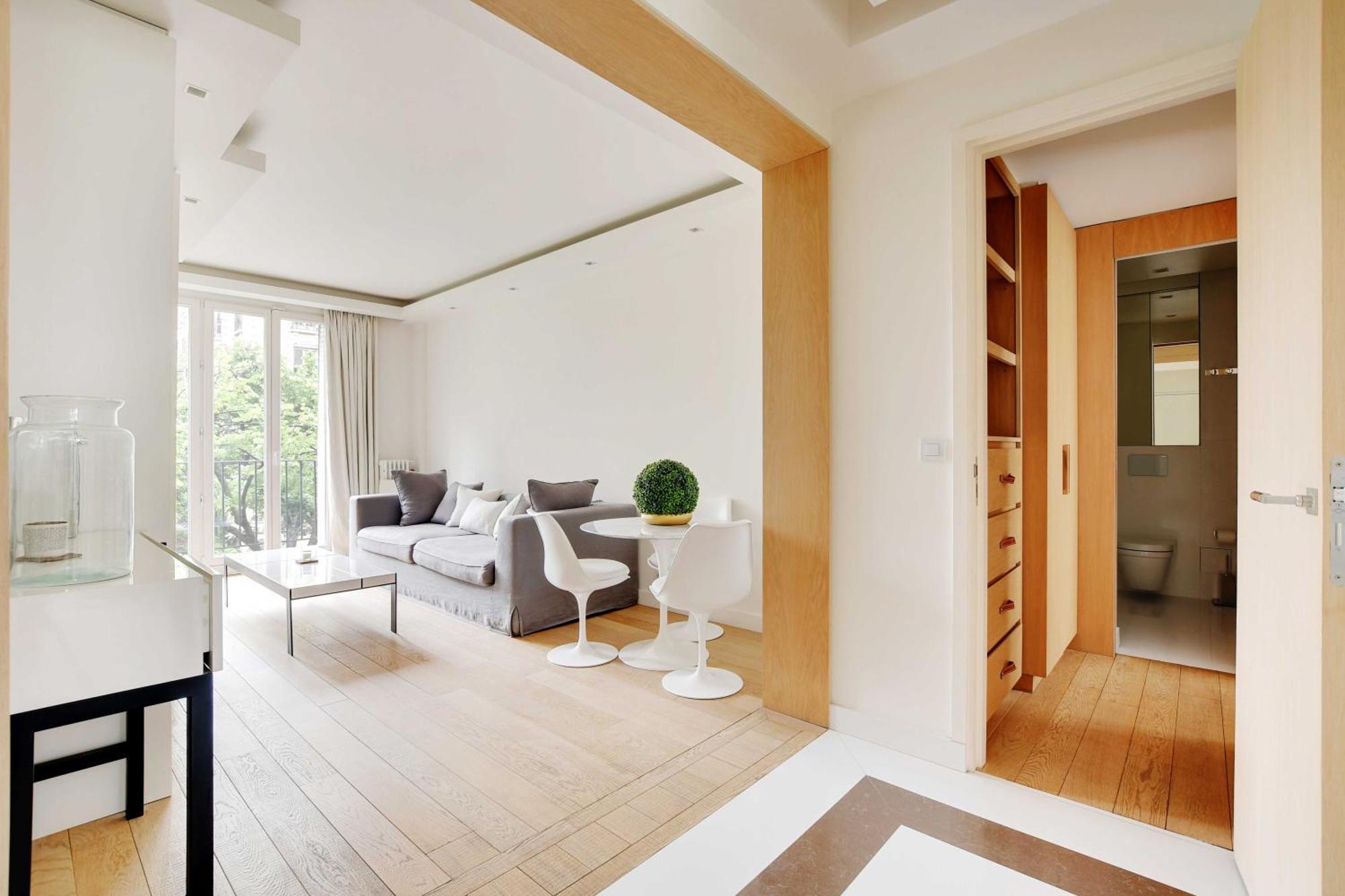 Charming Appt With A-c- 1bd-2p - Tour Eiffel Apartment