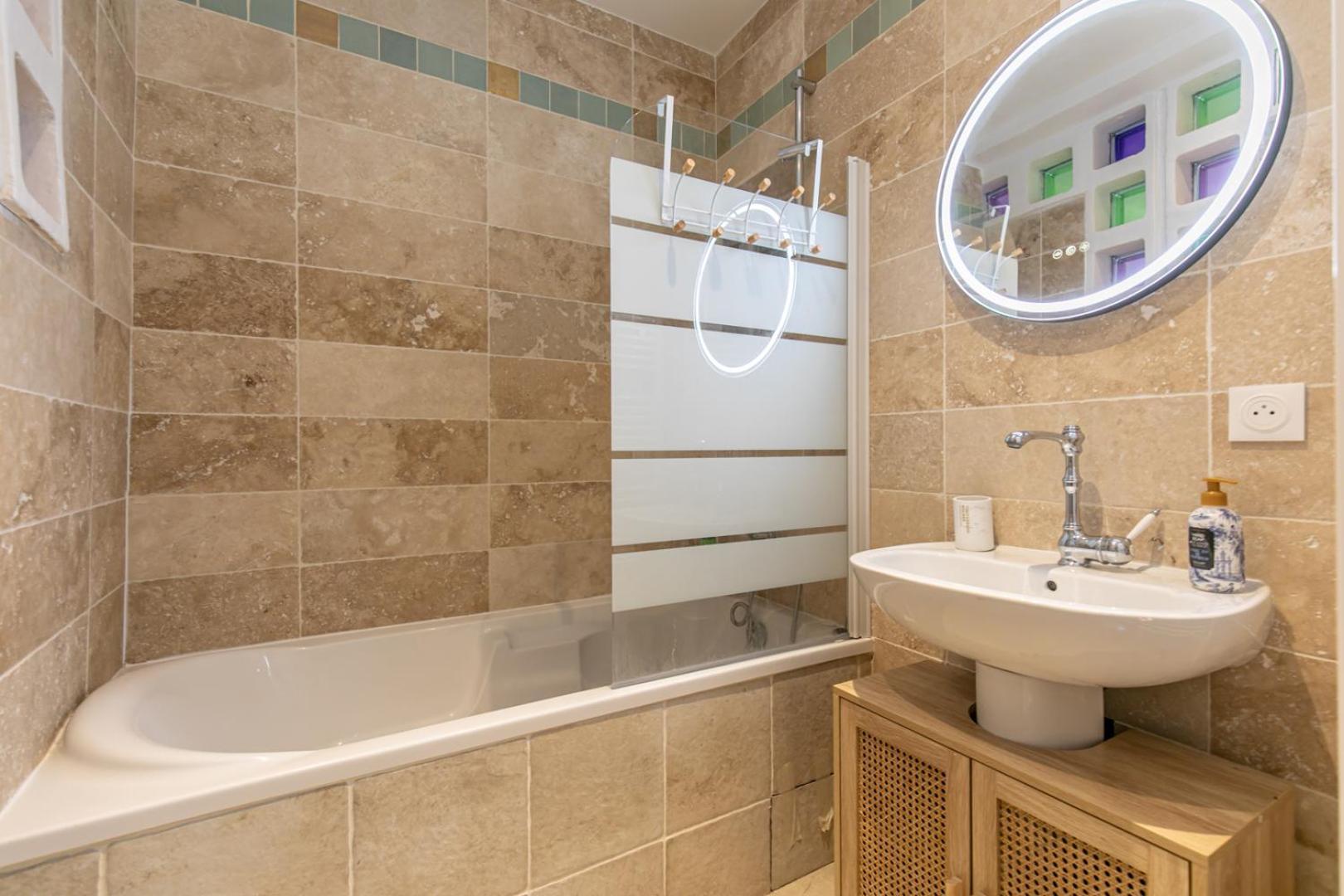 Cosy 20e Apartment Paris