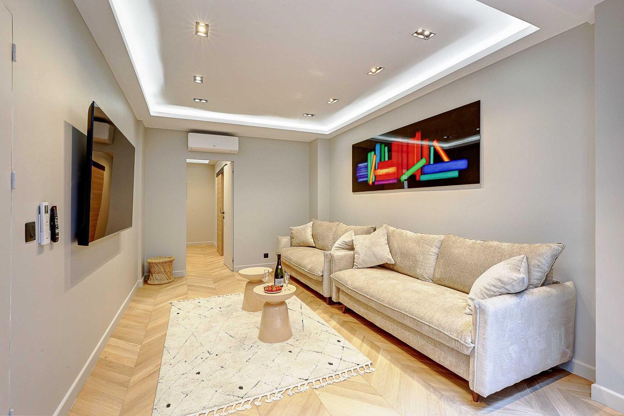 Elegant With Ac - 3br-10p- Le Marais