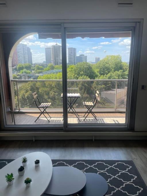 Apartment Tour Eiffel Vue Seine Avec Terrasse Paris
