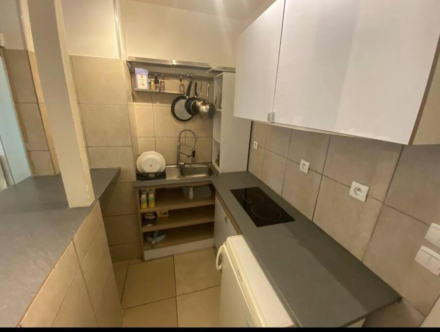 Studio Confortable -musee Grevin - Musee Du Louvre - Grand Boulevard - 2 Pers Apartamento Paris