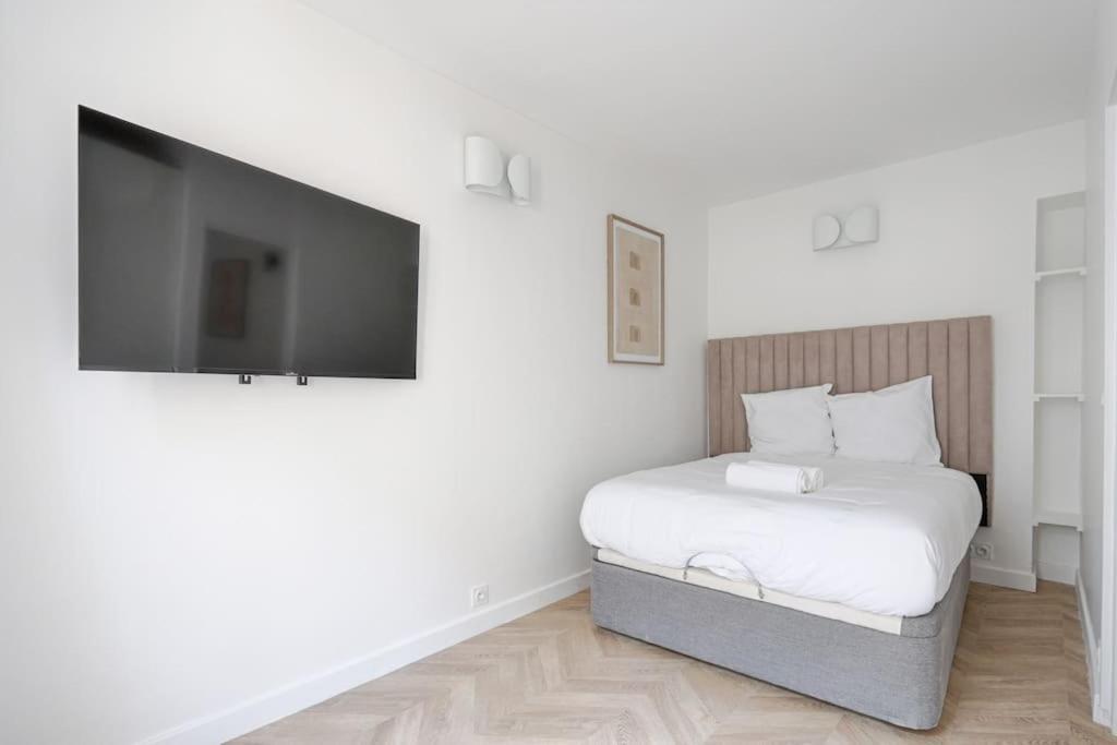 Saussier Ternes Charming 4p Apartment Paris
