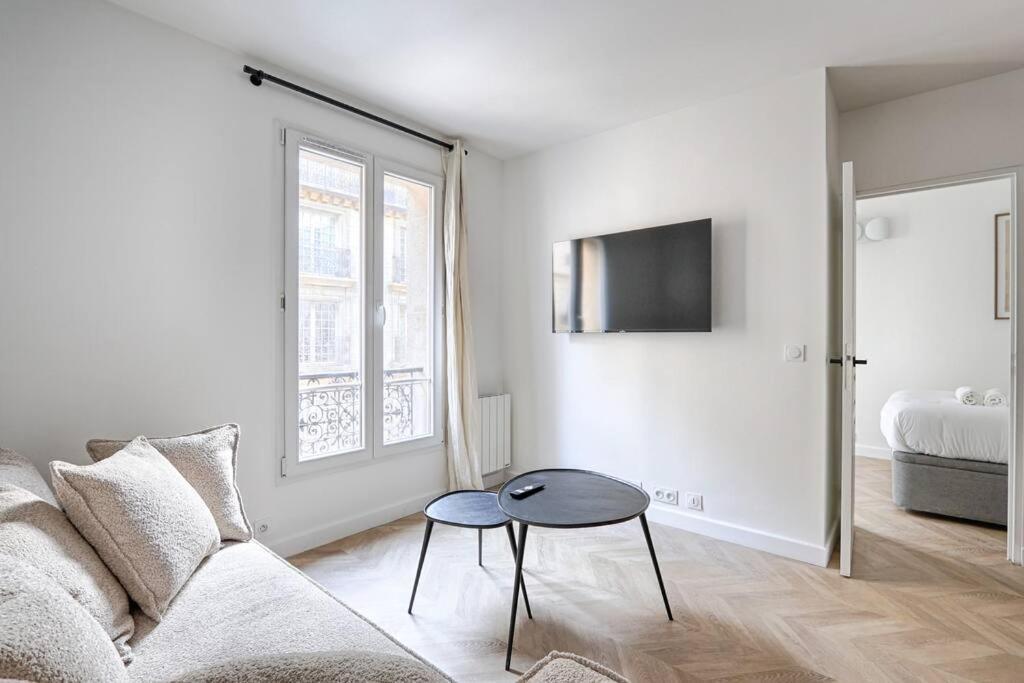 Apartment Saussier Ternes Charming 4p Paris