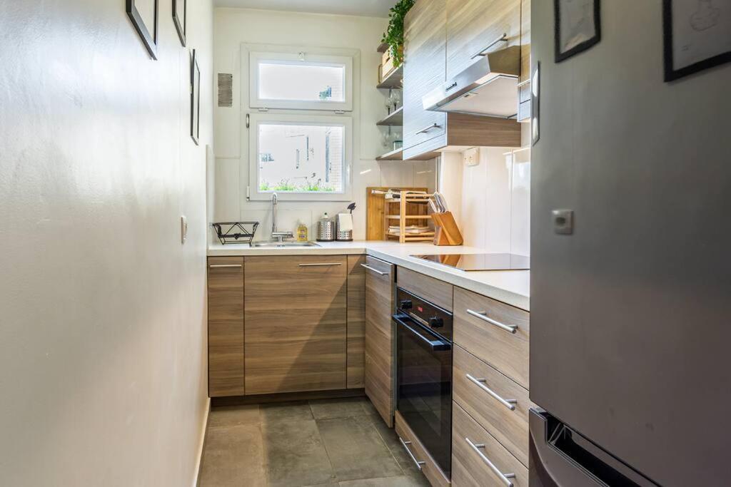 Premium Flat In Well Furnished 16th District Apartment *