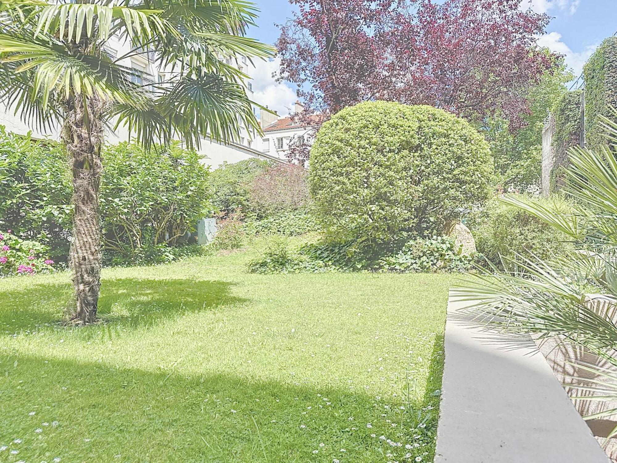 114 - Renove De Luxe Pour 4 Personnes Paris