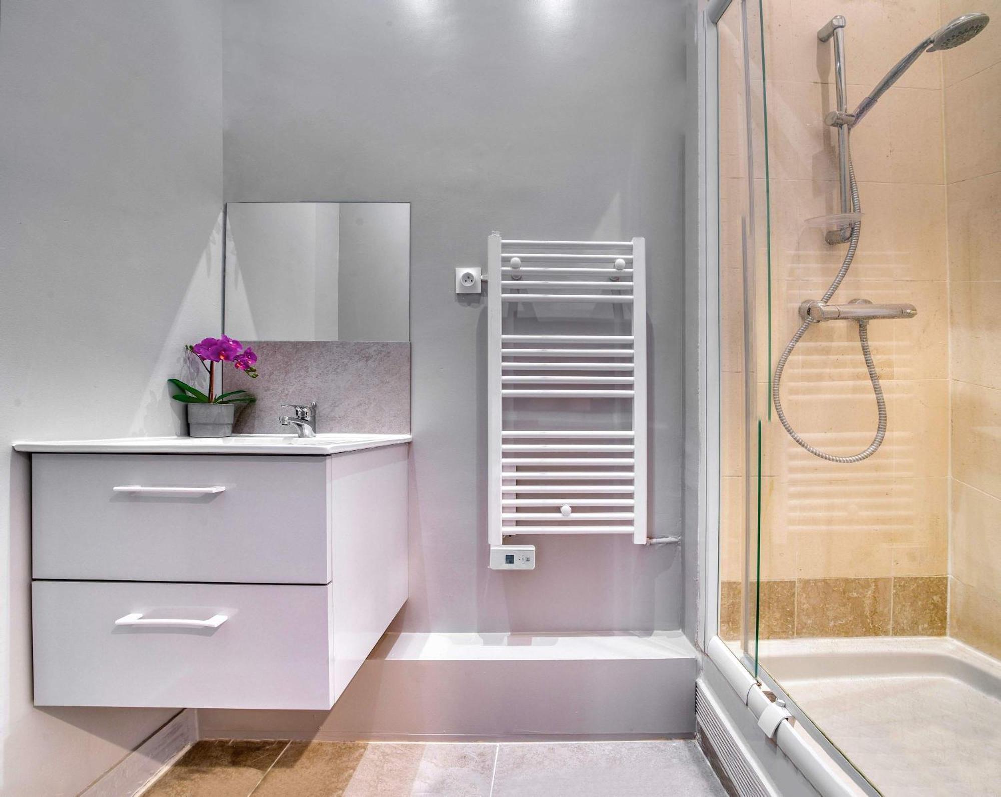 Renovated Champs-elysees Retreat Apartamento