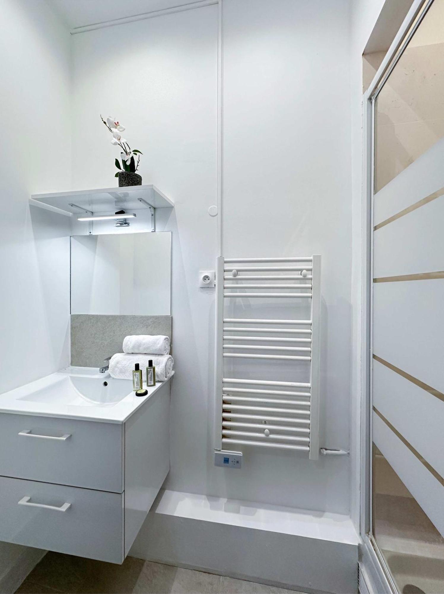 Renovated Champs-elysees Retreat Apartamento Paris