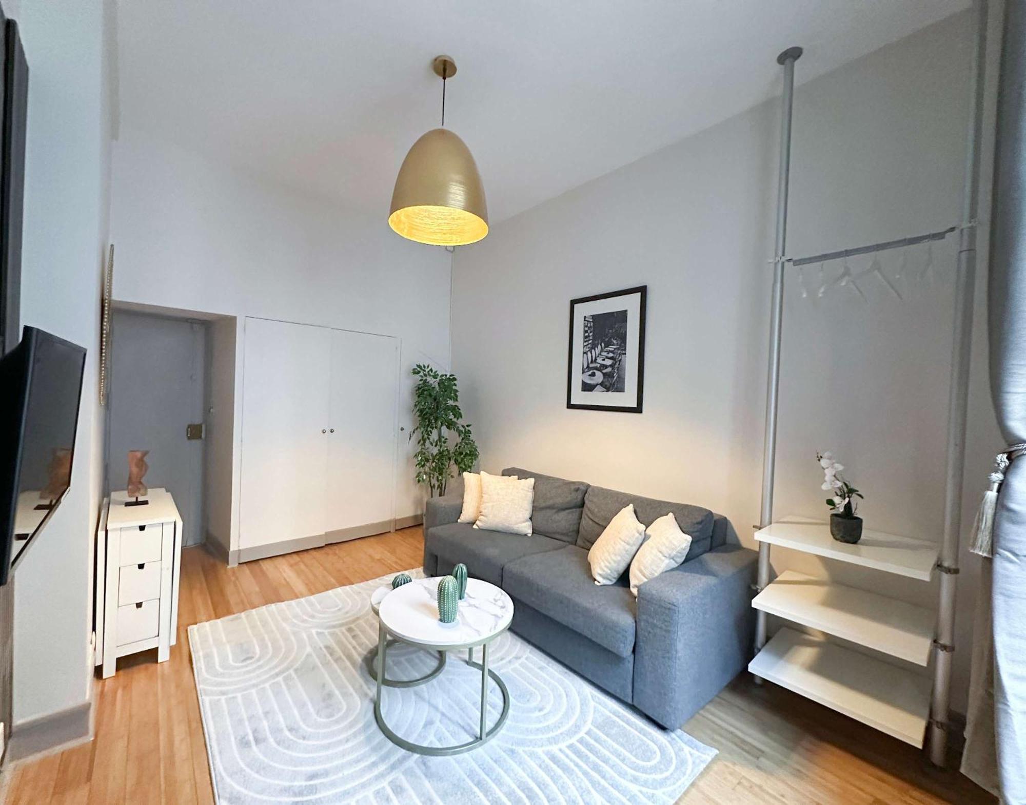 Apartamento Renovated Champs-elysees Retreat