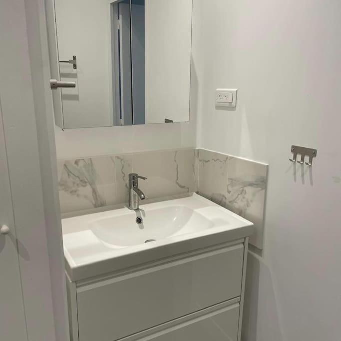 85m2 Center Republique 2 Br-4p Apartment Paris
