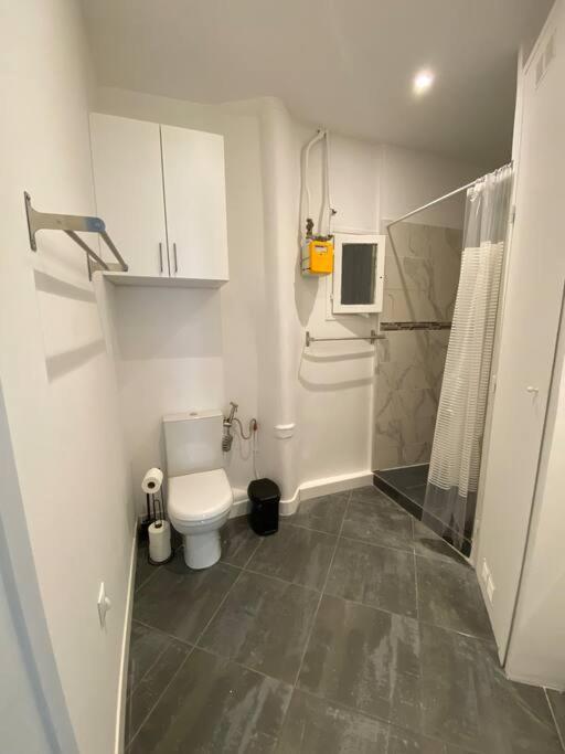 85m2 Center Republique 2 Br-4p Apartment *