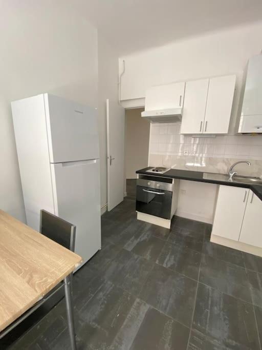 Apartment 85m2 Center Republique 2 Br-4p Paris