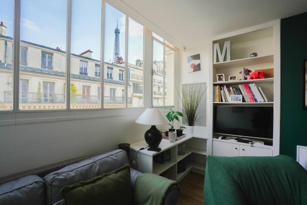 Apartment Eiffel Tower Vicinity Gem *