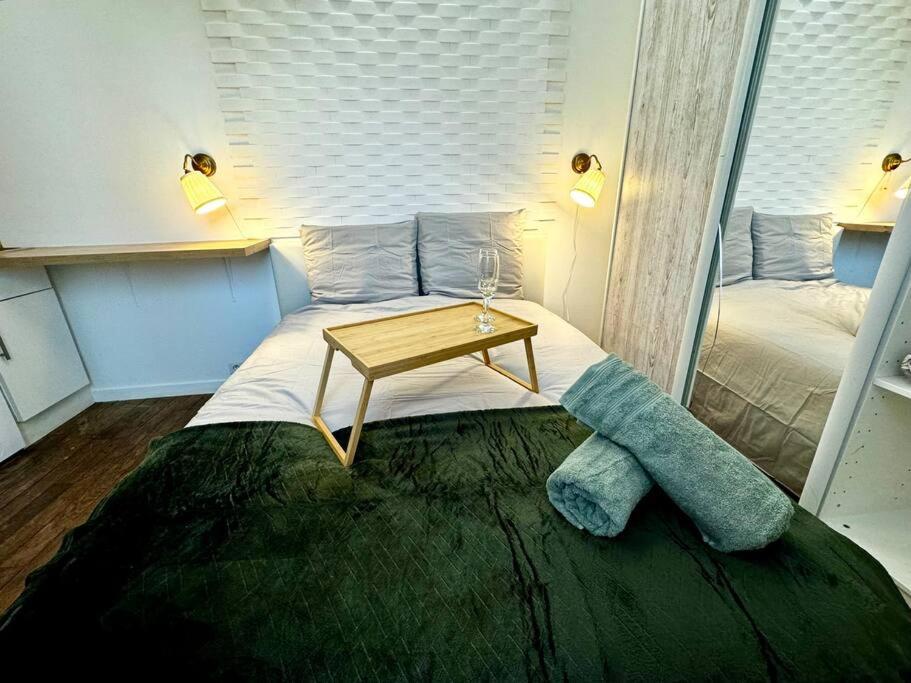 Champs-elysees - For 2 People Apartment