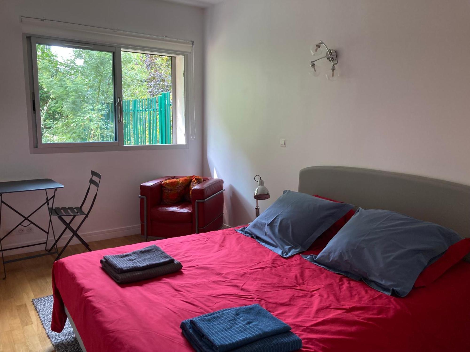 Apartment Vue Sur Jardin, 3 Pieces Paris