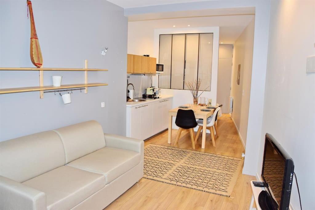 Goodguest-appartement Design Et Cosy Batignolles Apartamento Paris
