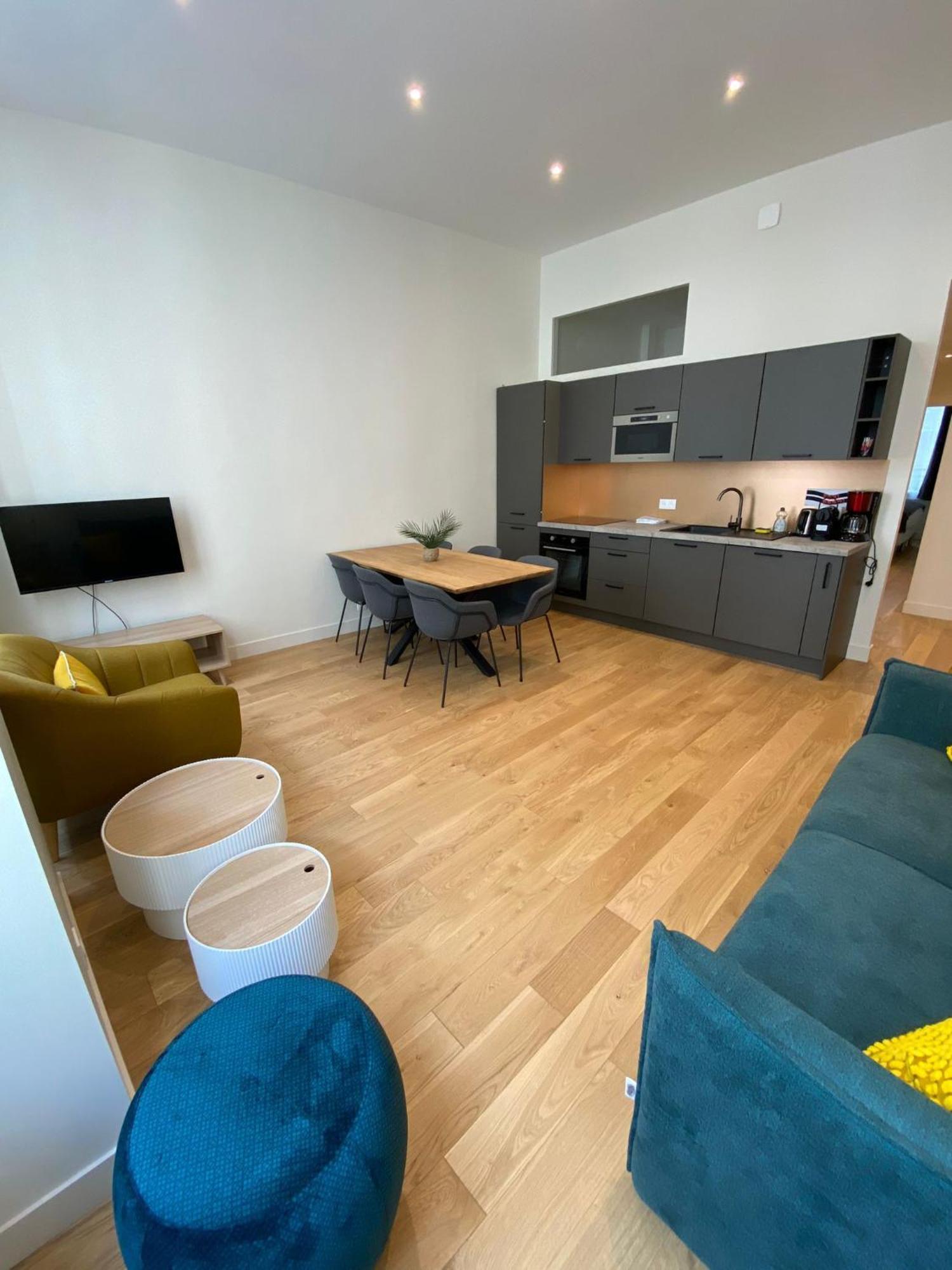 Apartment Aboukir Paris