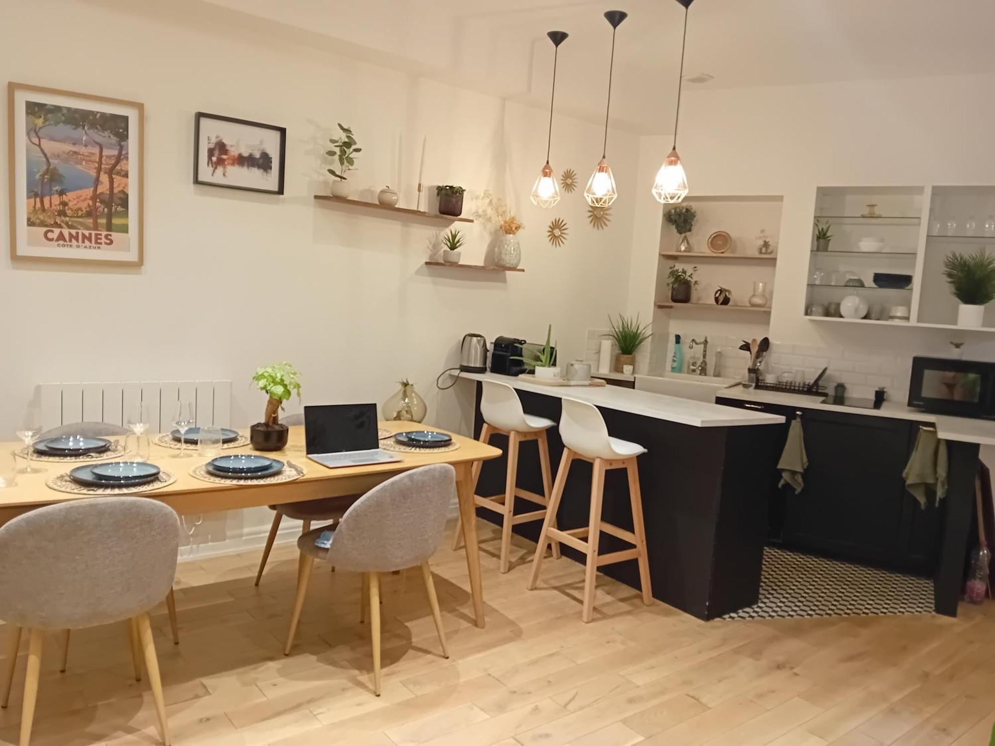 Appartement Center Paris, Amusing2bed Room,68sqm-5 Mins Eiffel Tour And Louvre Meusm ,gare Montparnasse ,front Metro Paris