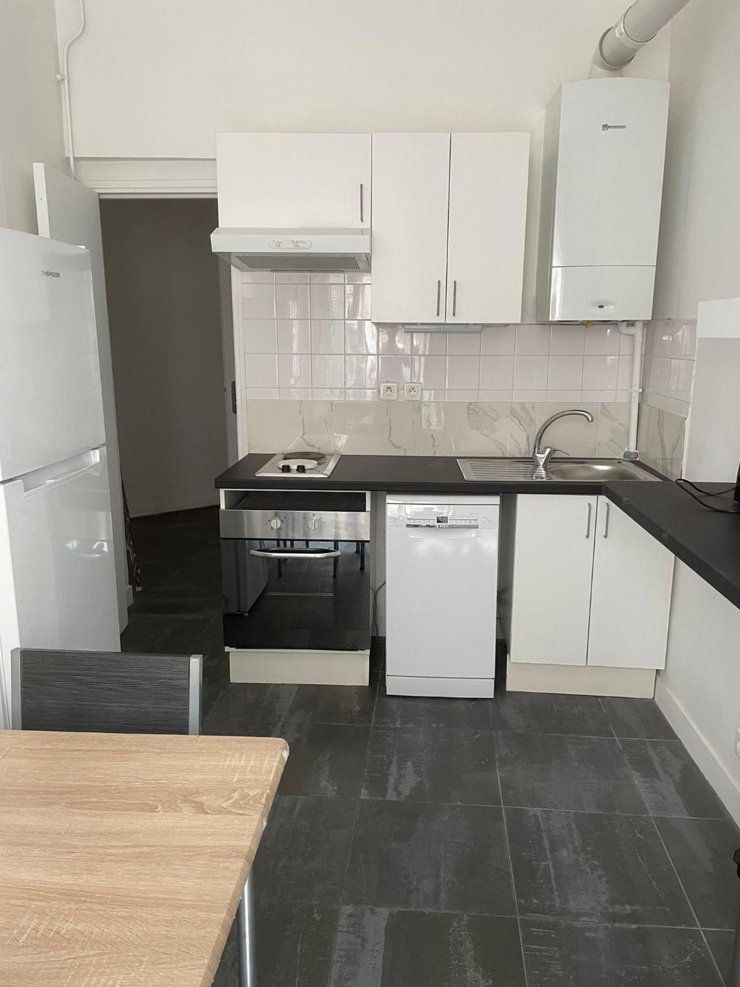 Apartment 85m2 Center Republique 2 Br-4p *
