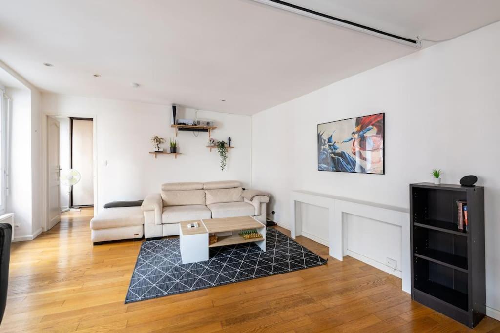 Apartment Beautiful In Trendy 11th Paris