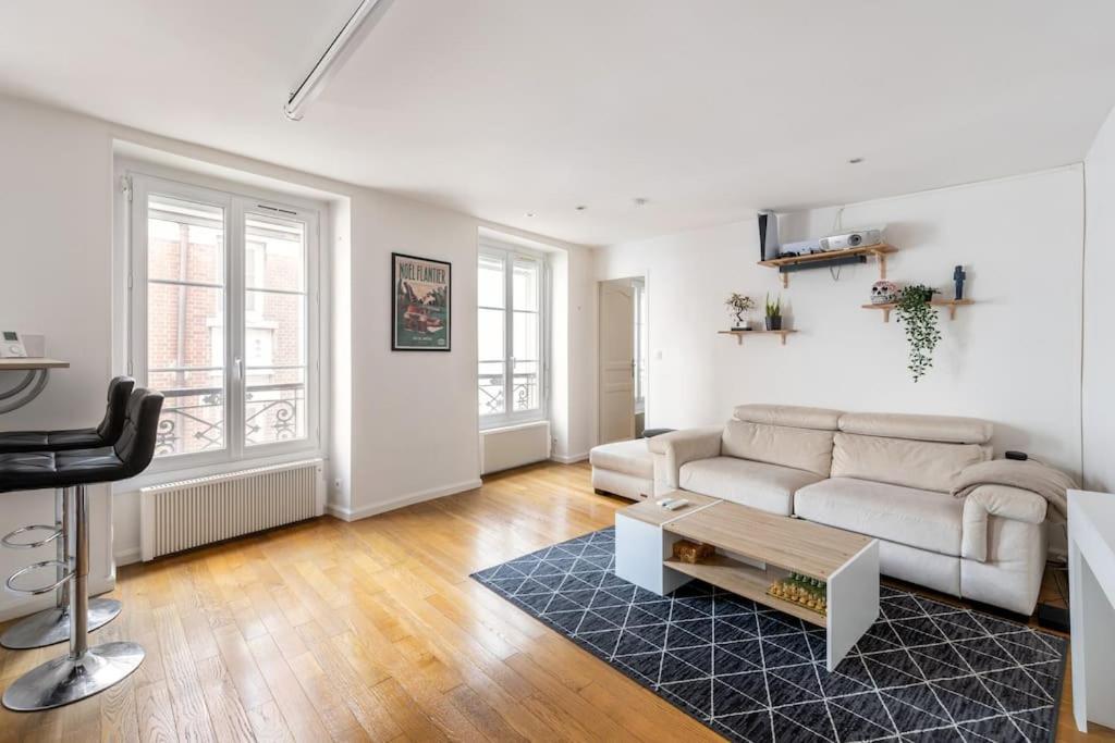 Beautiful In Trendy 11th Apartment *