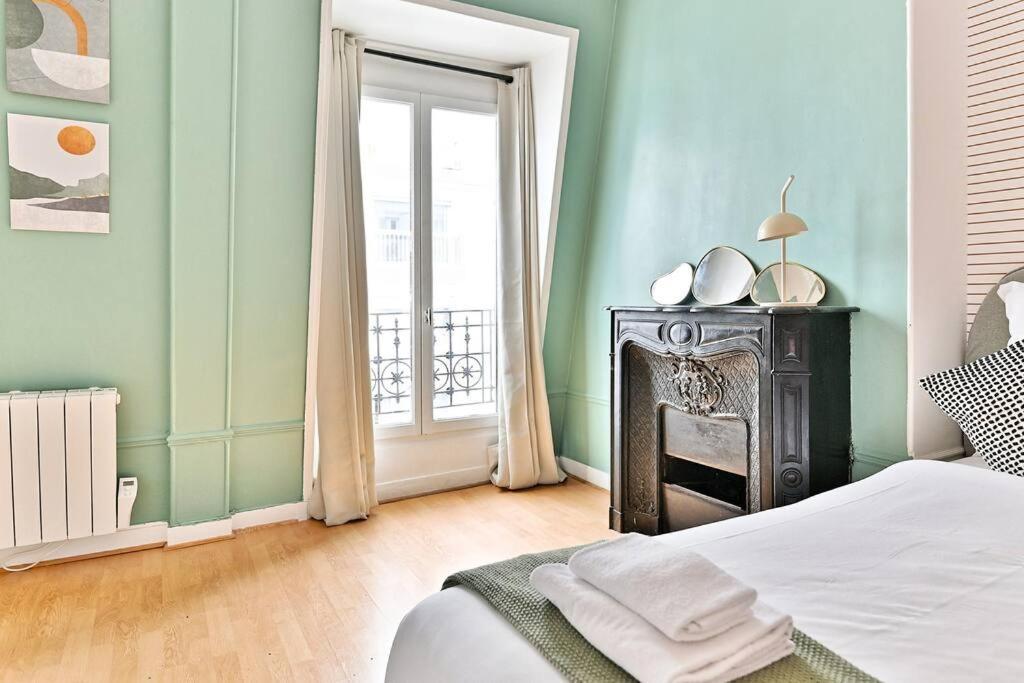 A 14eme Apartment *