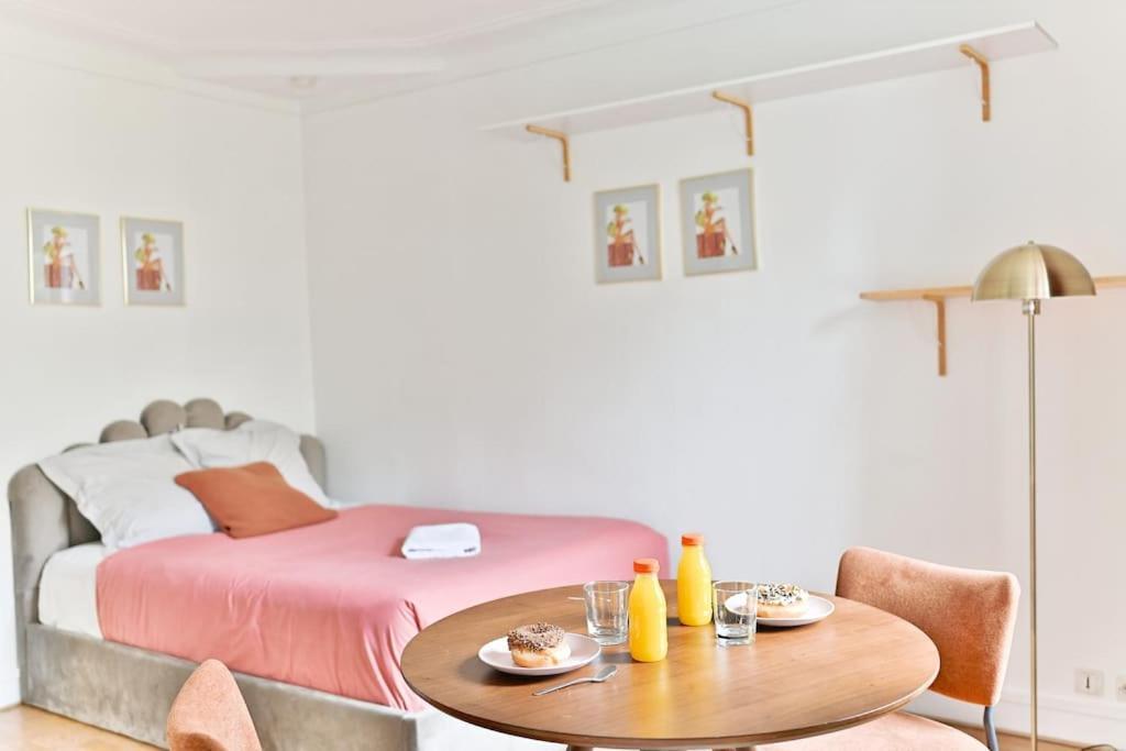 Apartment Petit Voltaire Nation Paris