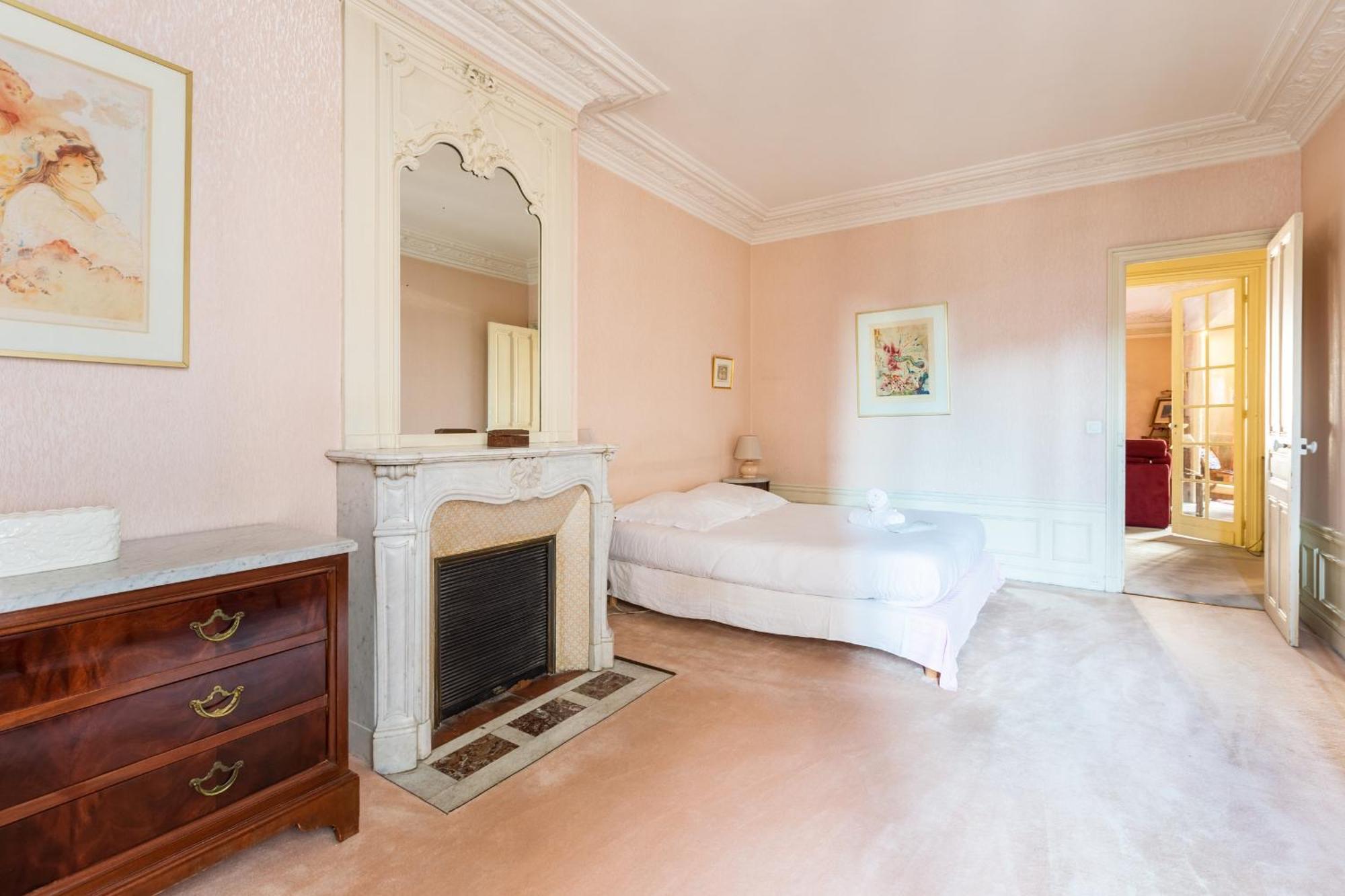 Le Laos - Tour Eiffel - Metro 6 Cambronne Appartement Paris