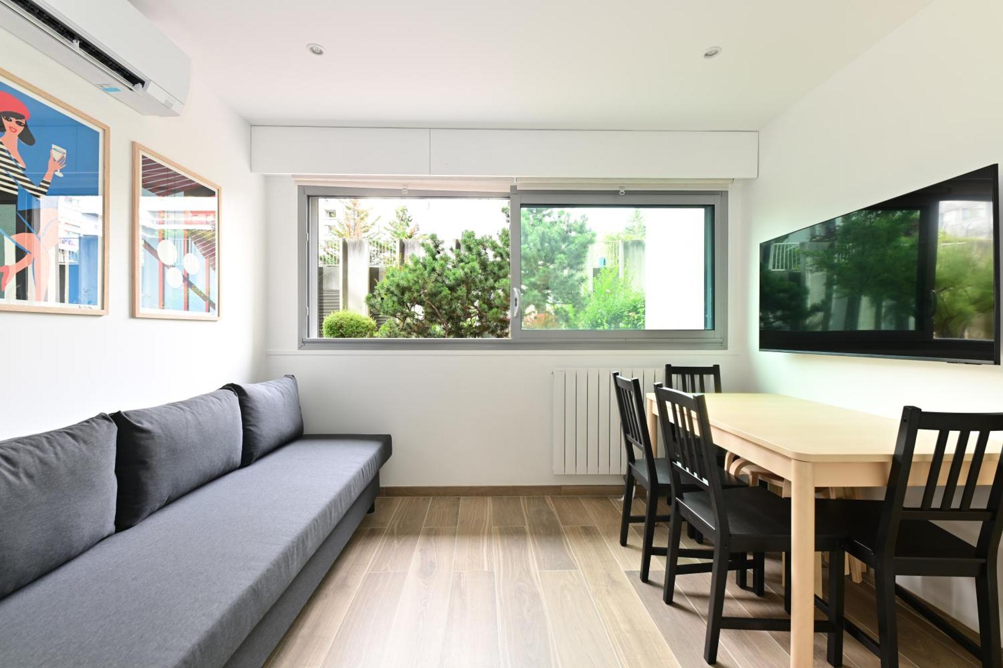 Apartment Climatise Porte Versailles