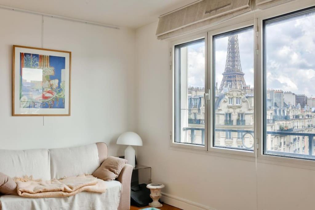 Superbe T2 Avec Balcon Vue Sur La Tour Eiffel *