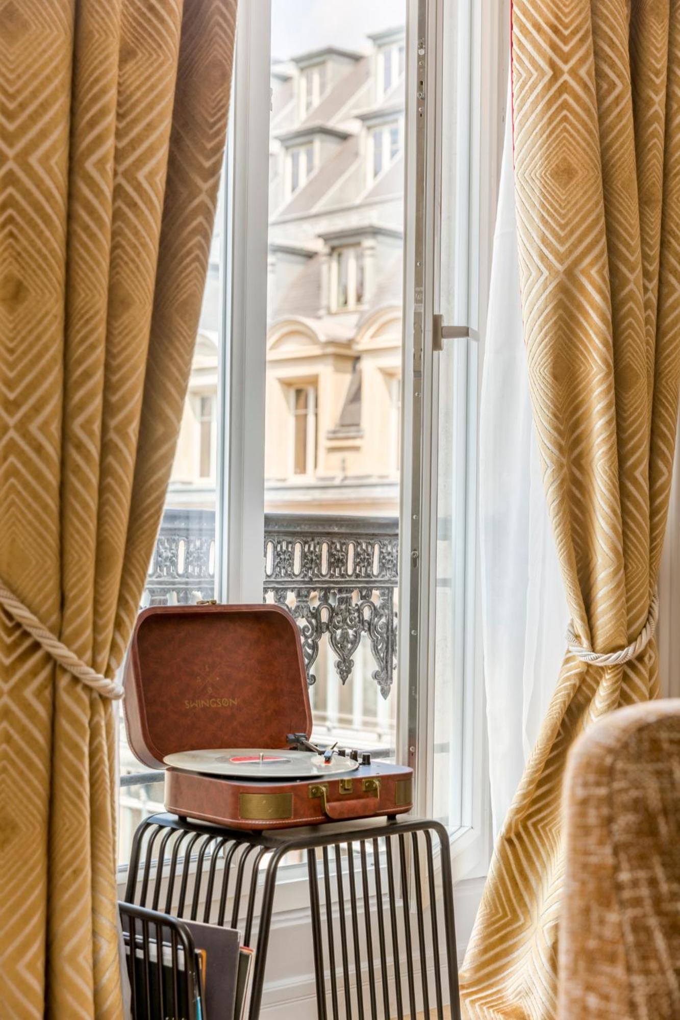 Merveil - Signature - Opera - Rougemont Iii Apartment