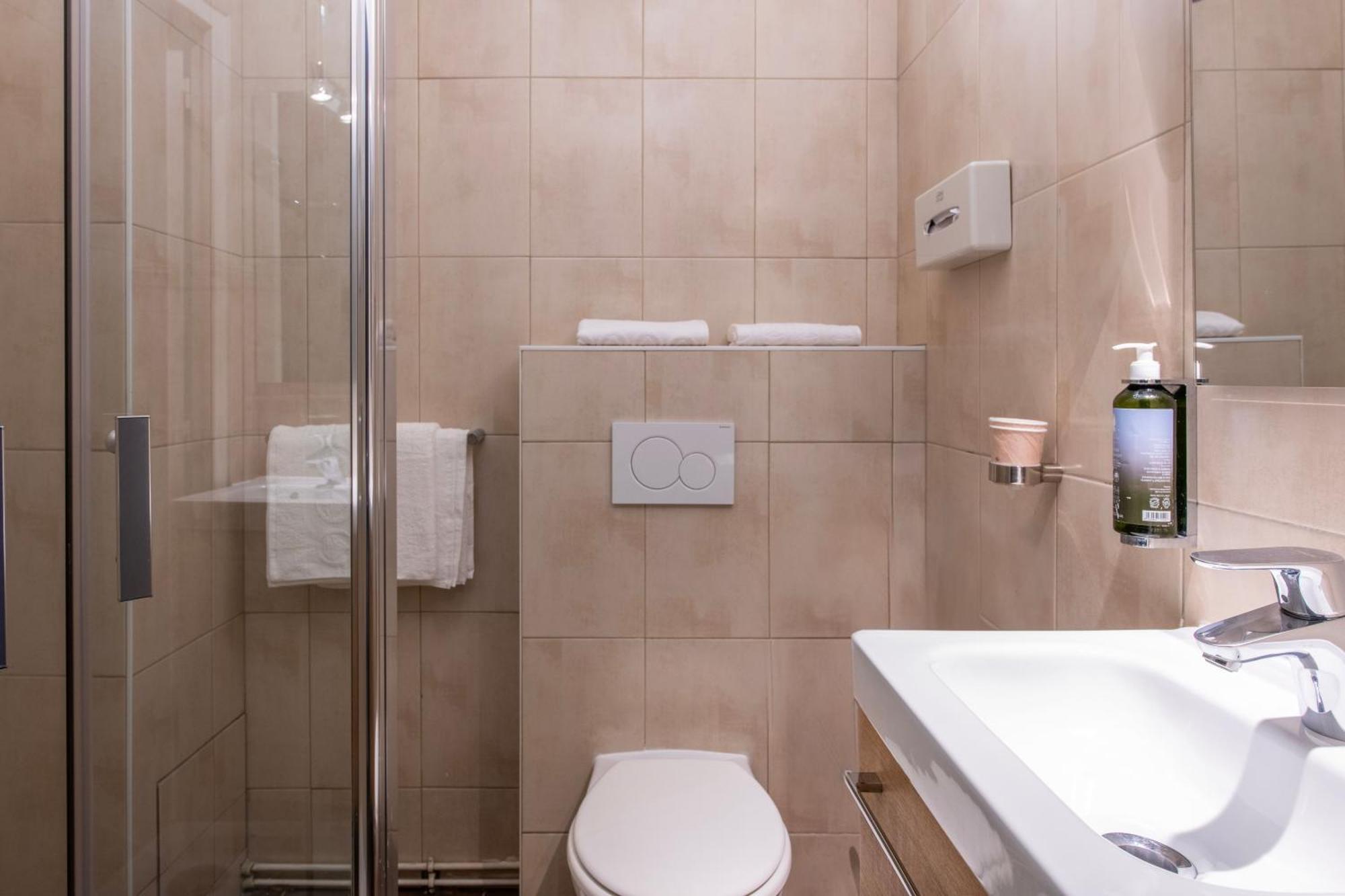 Hotel Grand De 2*