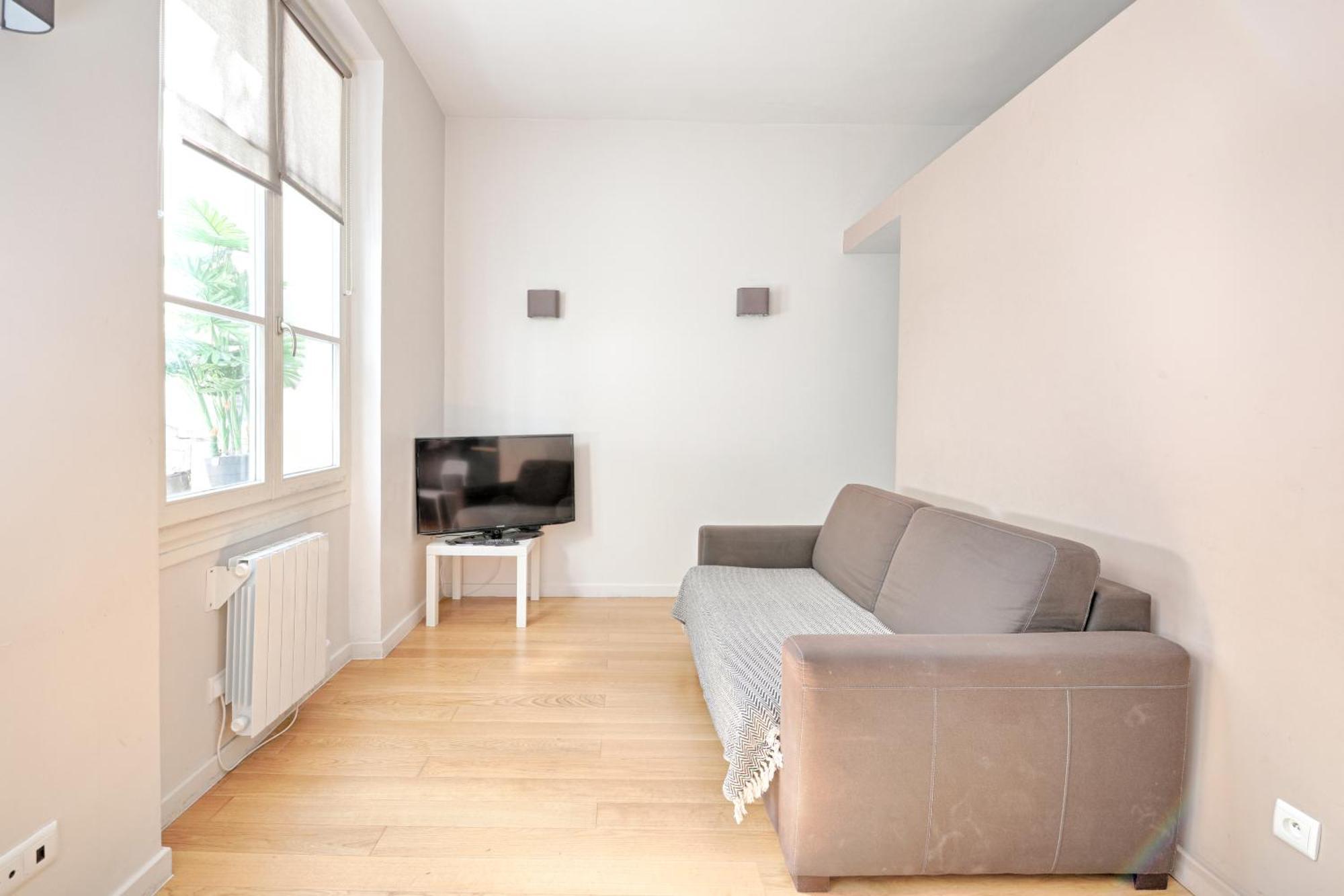 Heart Of Saint Germain Des Pres - Location Apartment *