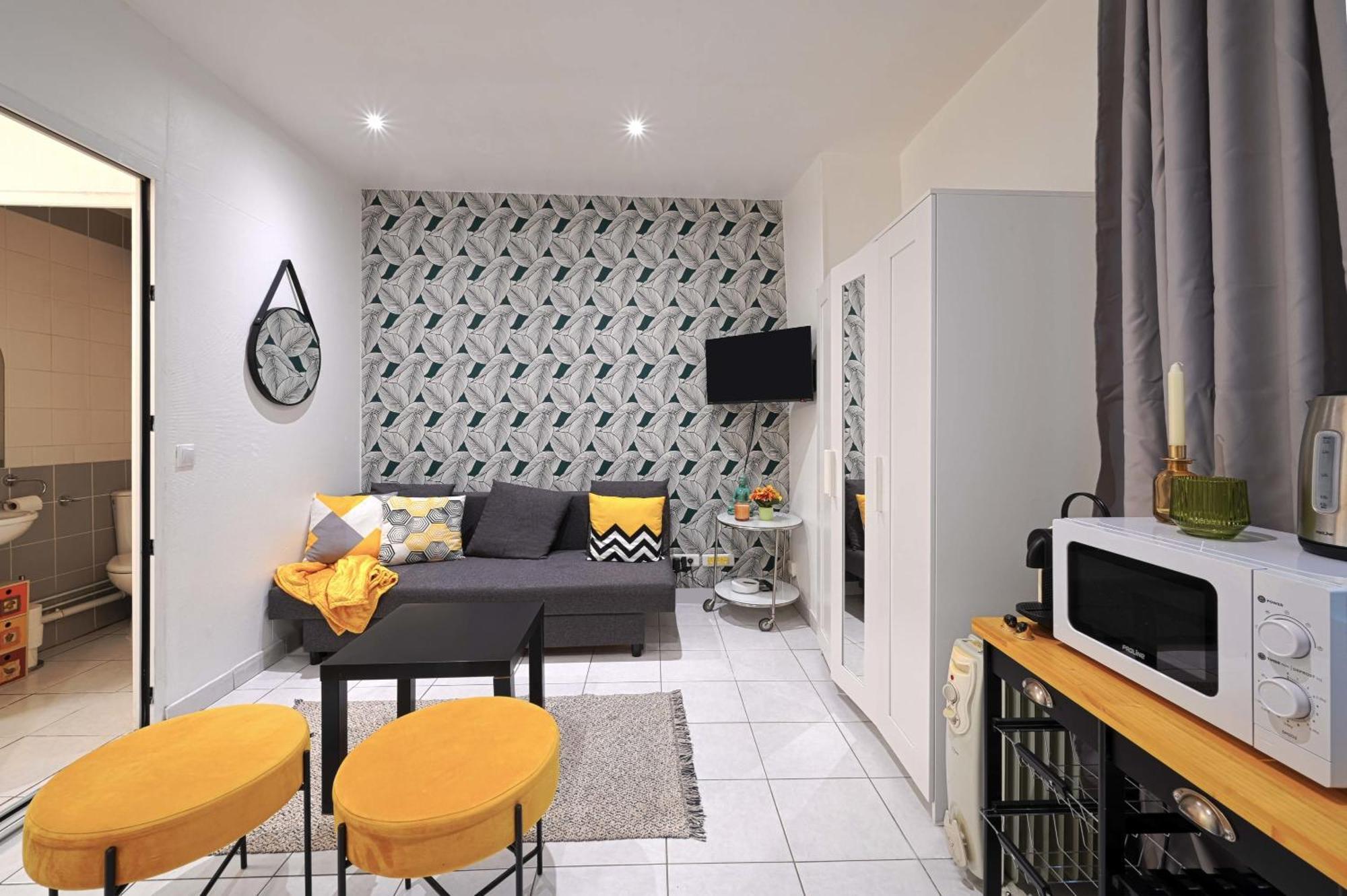 Lovely For 2 Persons Center Of Apartment *