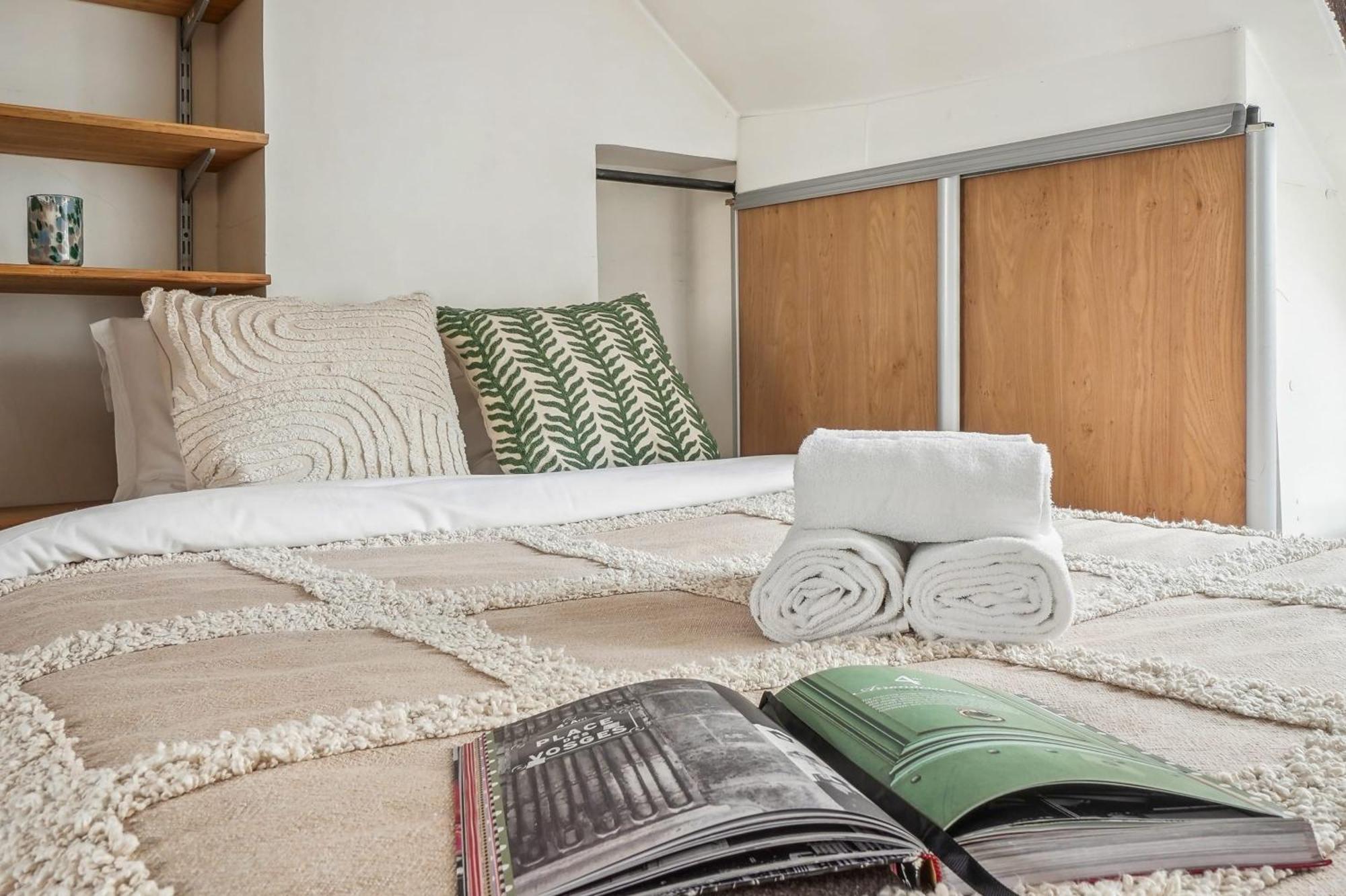 Place Des Vosges & Le Marais - Cityapartmentstay Apartment