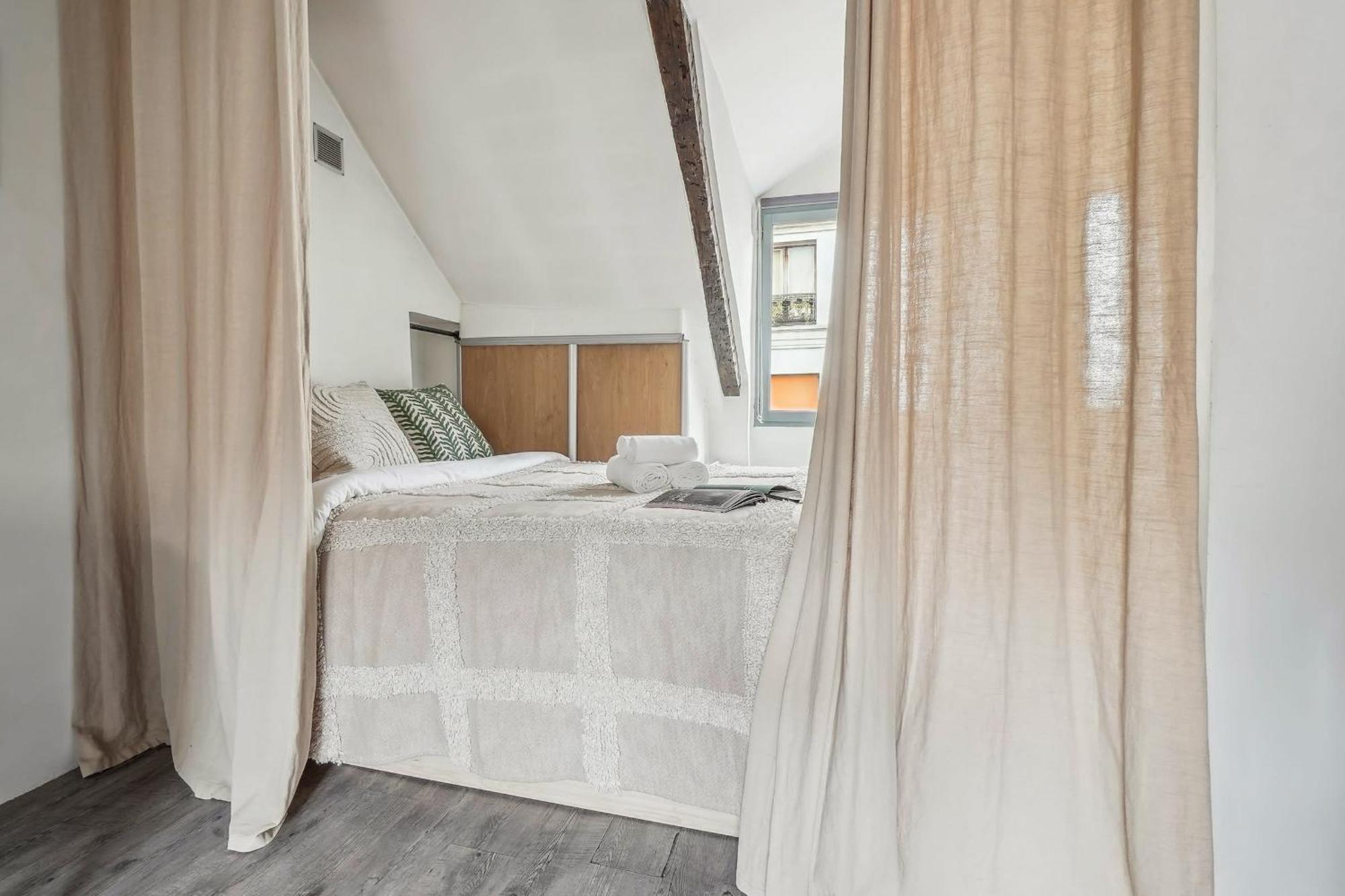 Apartment Place Des Vosges & Le Marais - Cityapartmentstay Paris