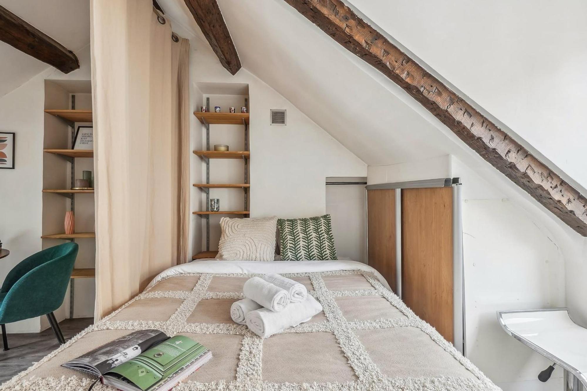 Place Des Vosges & Le Marais - Cityapartmentstay Apartment Paris