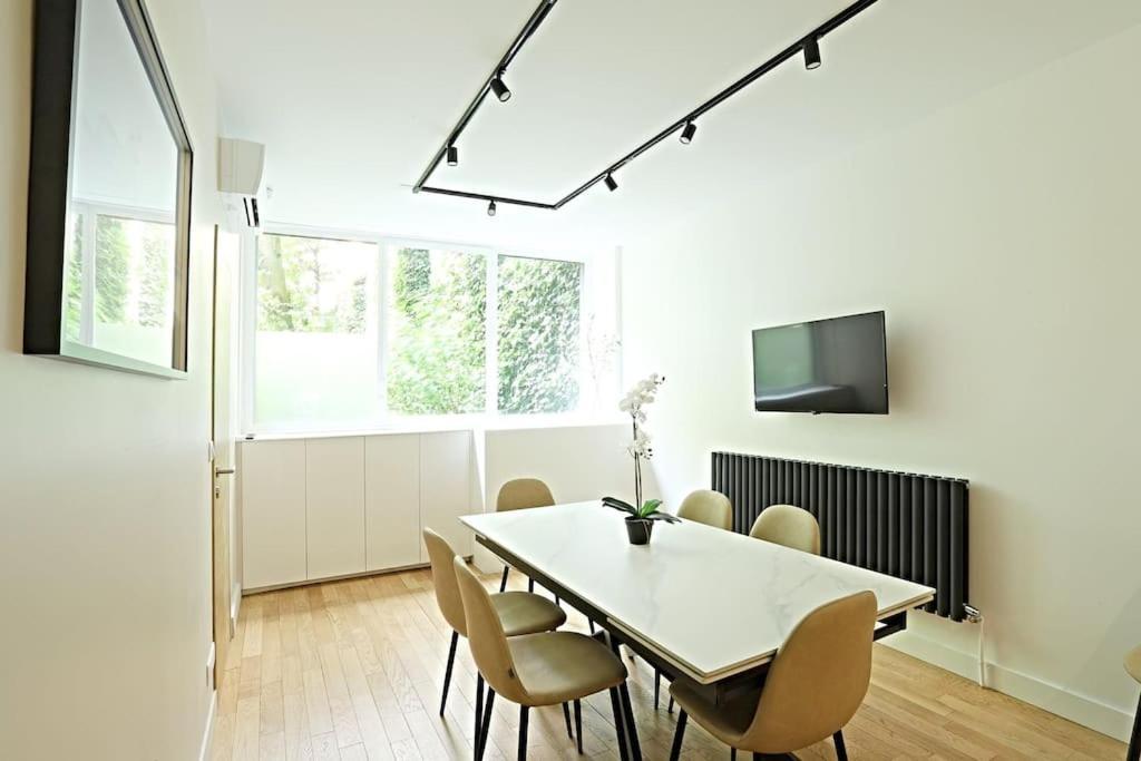 8 Personnes Avec Sauna * Paris