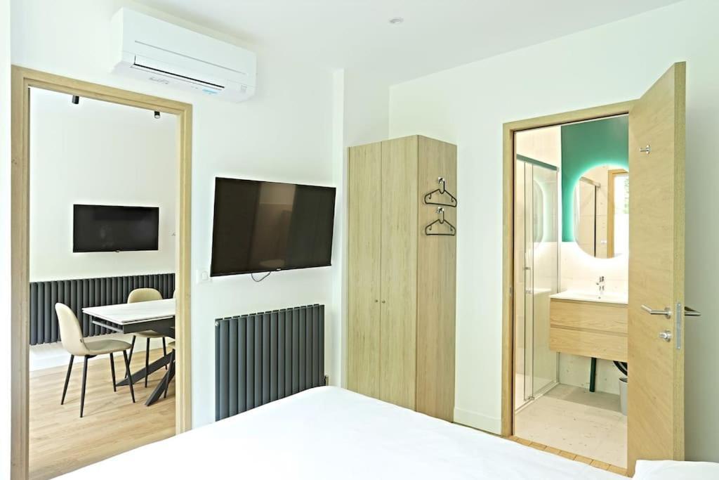 8 Personnes Avec Sauna * Paris