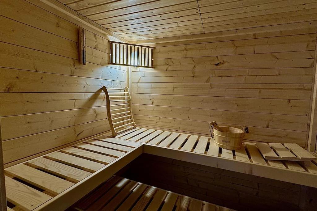 8 Personnes Avec Sauna *