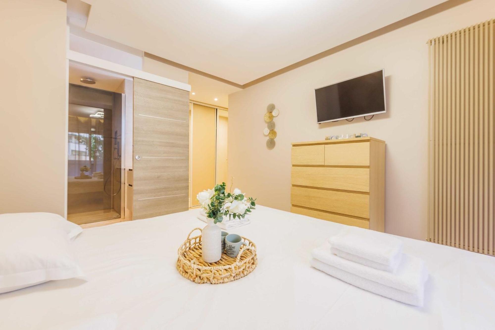 Apartment Authentic - 3br-8p - La