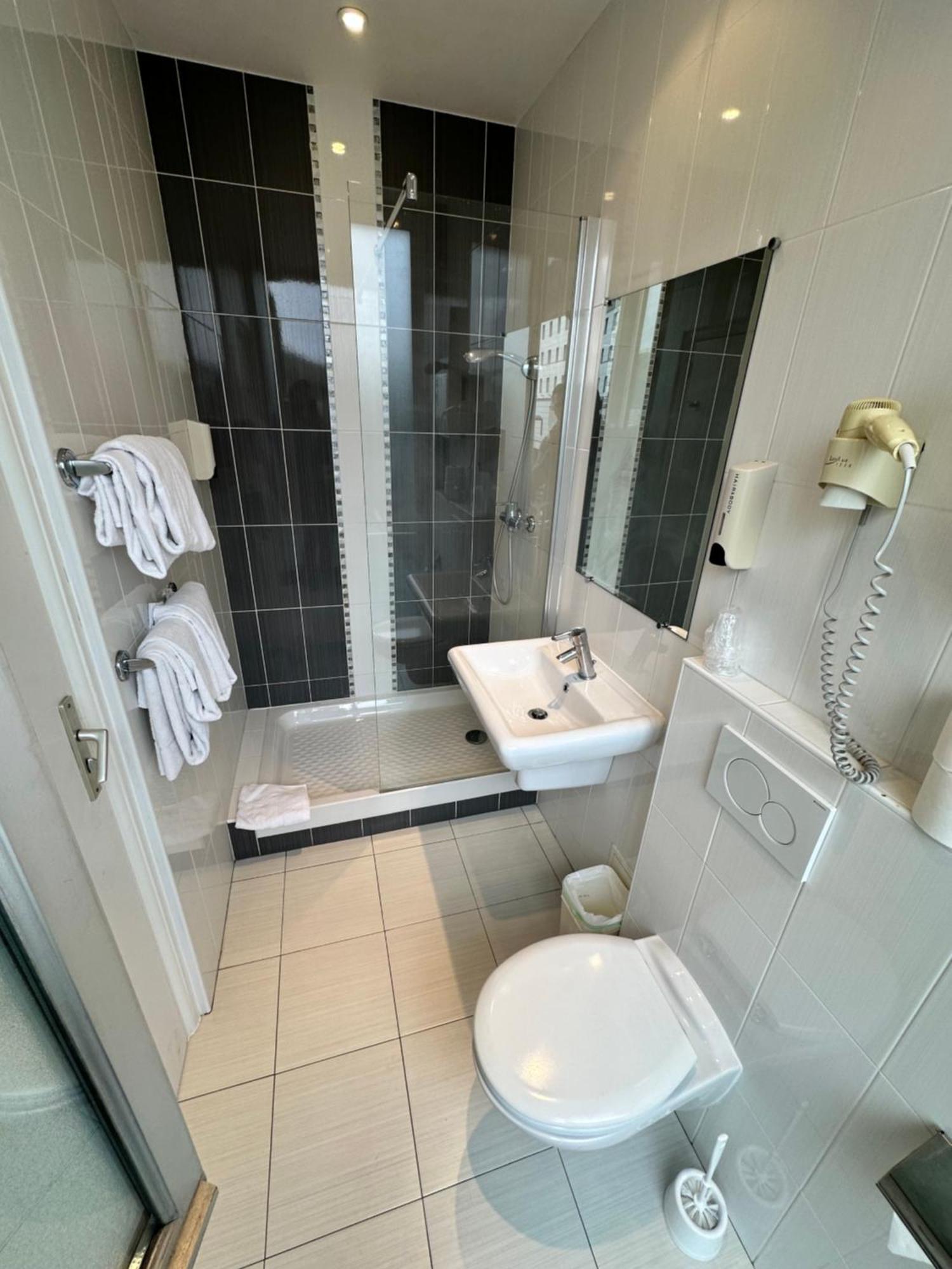 Richmond Gare Du Nord Hotel 2*