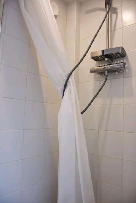 Apartment Coeur De Joli Nid Calme Clair Type Pied Notre Dame Paris