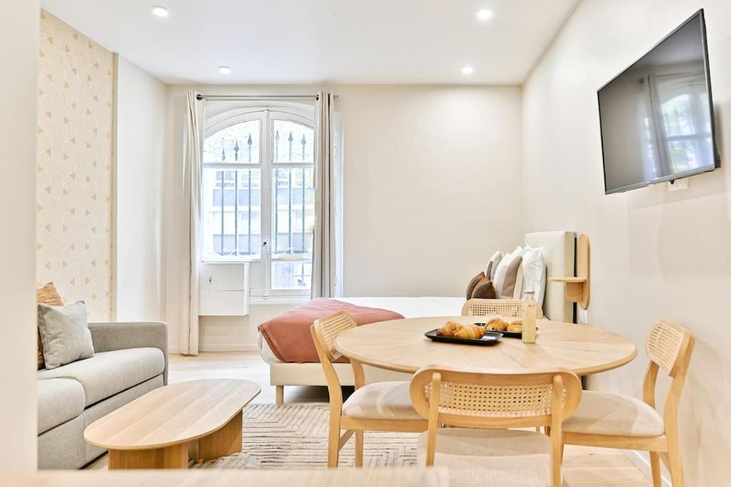 Apartment Parisien - 17eme Arrondissement