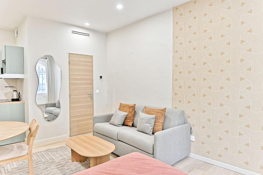 Apartment Parisien - 17eme Arrondissement *
