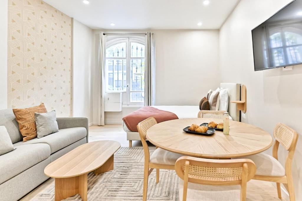 Apartment Parisien - 17eme Arrondissement *