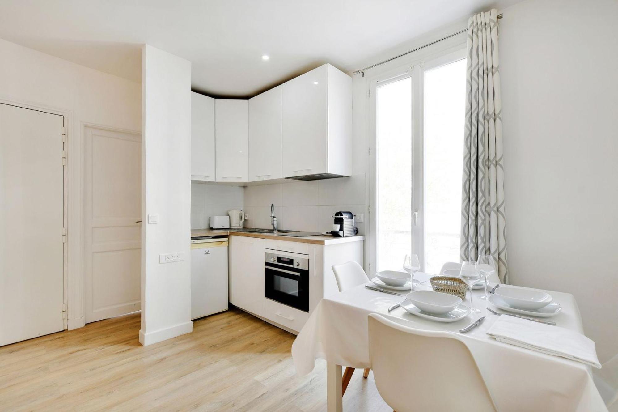 Apartment Newly Restored - Montmartre Paris