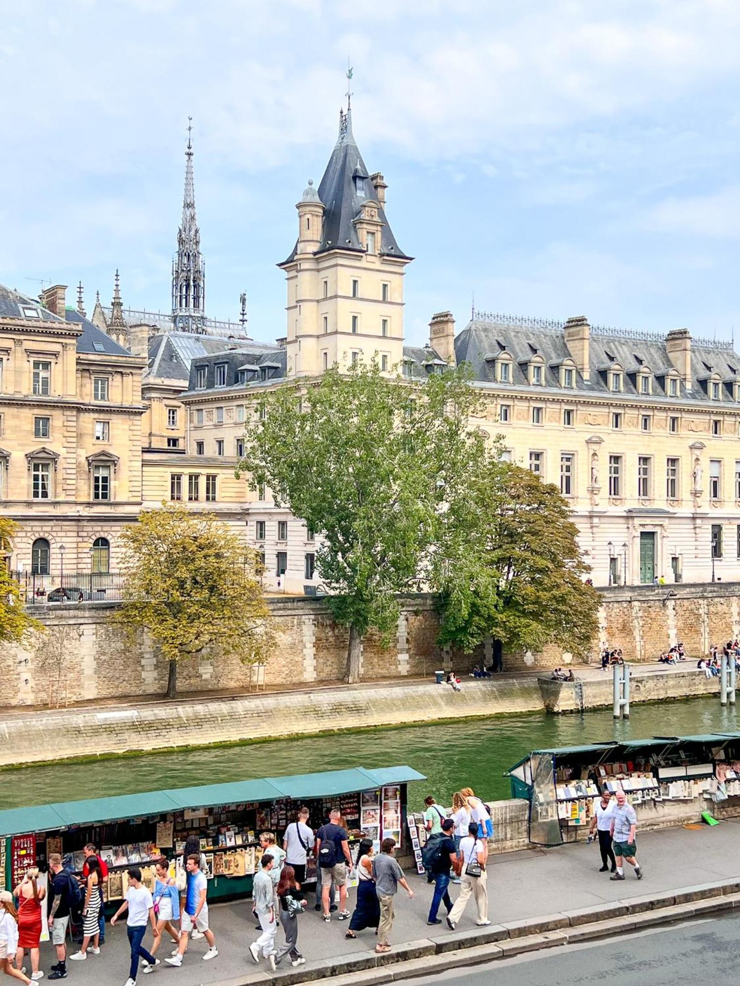 Apartment Charmant Paris, Vue Notre-dame Paris